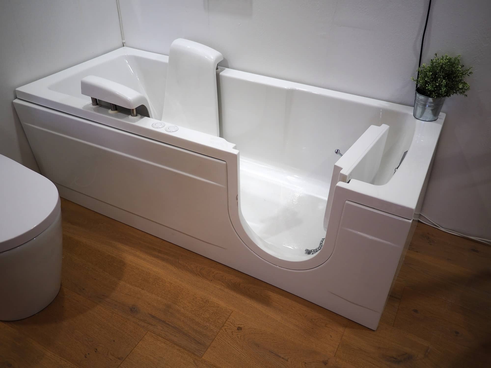 Rénovation d'une salle de bain avec baignoire ergonomique et facilité d'accès